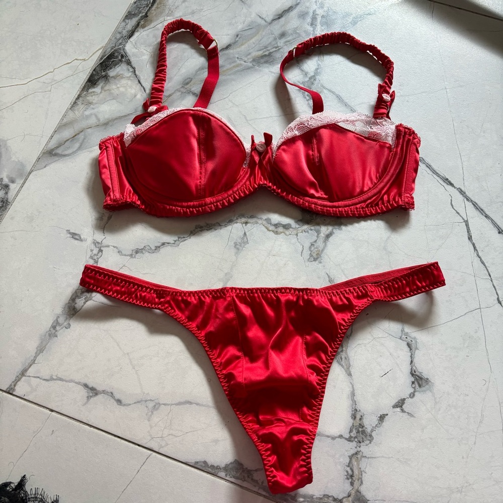 L’Agent by Agent Provocateur Bra & Panties